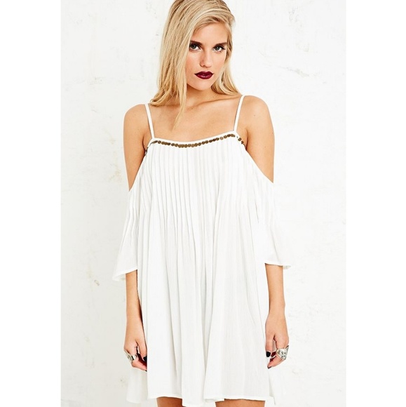 Urban Outfitters Dresses & Skirts - White flowy dress